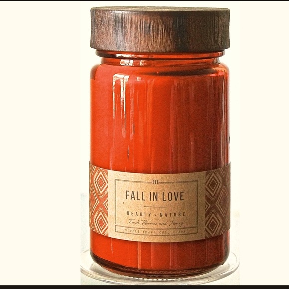 HAVEN STREET CANDLE FALL IN LOVE RICHLY SCENTED NEW - Picture 1 of 3